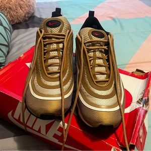 Air Max 97 Ultra 17 ‘Metallic Gold’